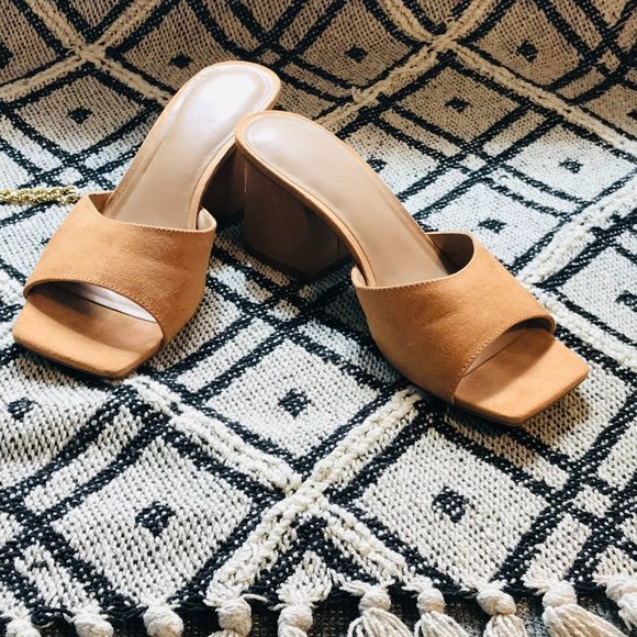 Abound Mules WOMEN 6-1/2. Worn once - Picture 3 of 3